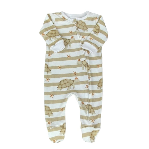 A 100% cotton footy romper with a zip closure made from 200-gram interlock fabric featuring cute turtles and starfish illustrations.