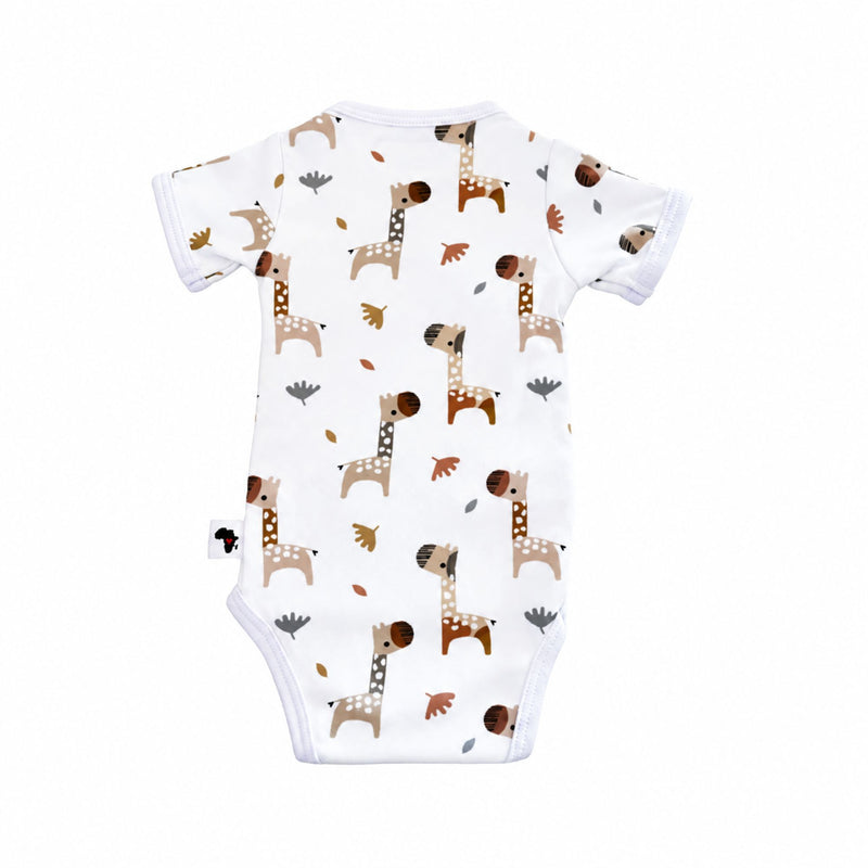 Back view of a white Wrap Onesie - Short Sleeve - Kameelperd showing the short sleeves and repeating giraffe and leaf design